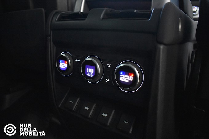 LAND ROVER Defender 110 2.0 SD4 240CV AWD Auto SE